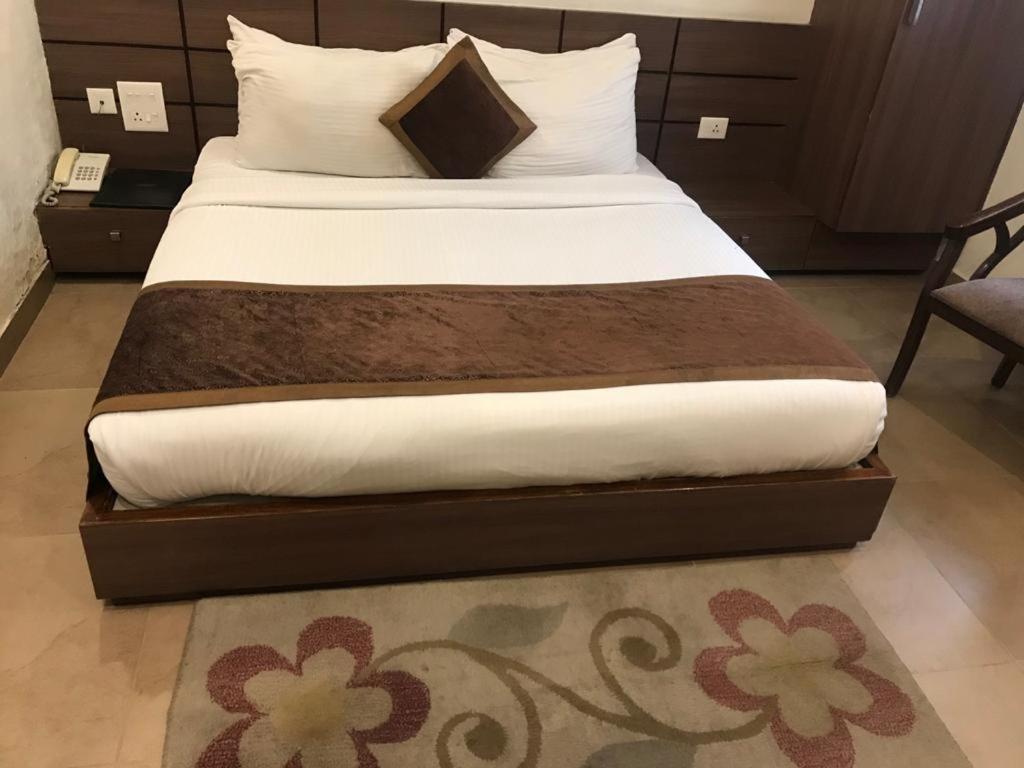 Hotel City Square Hisār Zewnętrze zdjęcie
