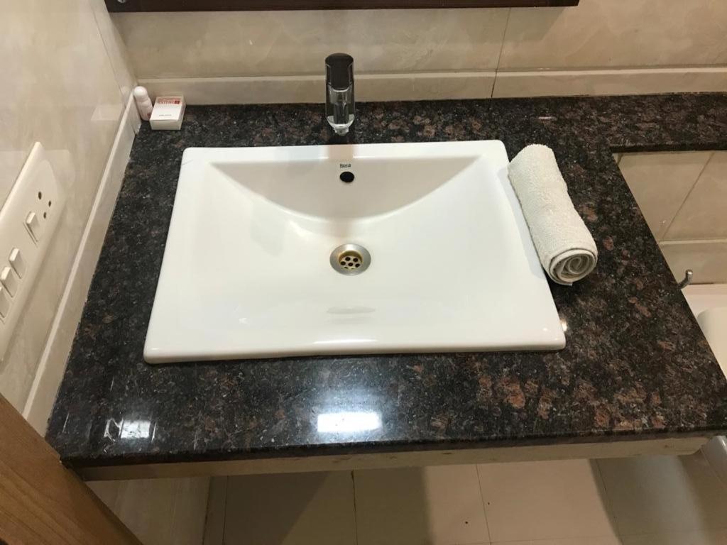 Hotel City Square Hisār Zewnętrze zdjęcie